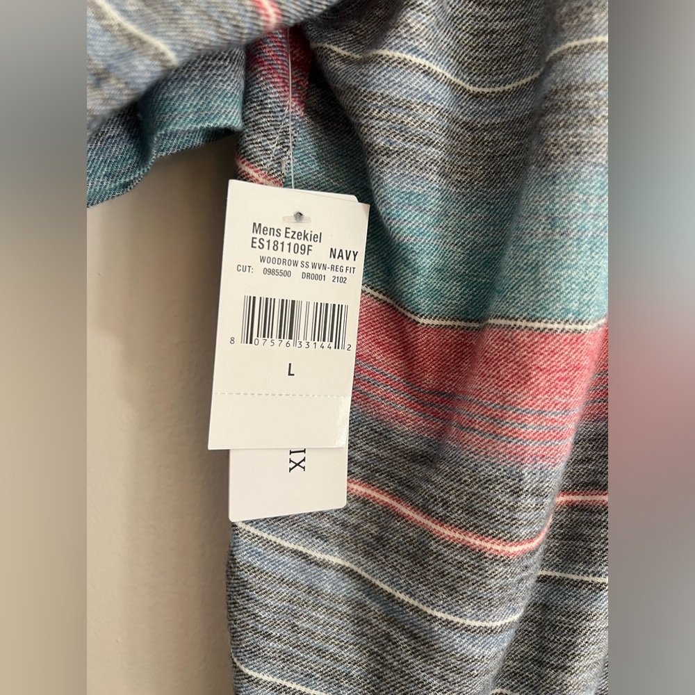 Men’s soft lightweight button down - Picture 4 of 5